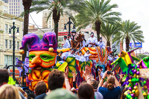 18 Party Ideas For Mardi Gras That Bring Bourbon Street To You!