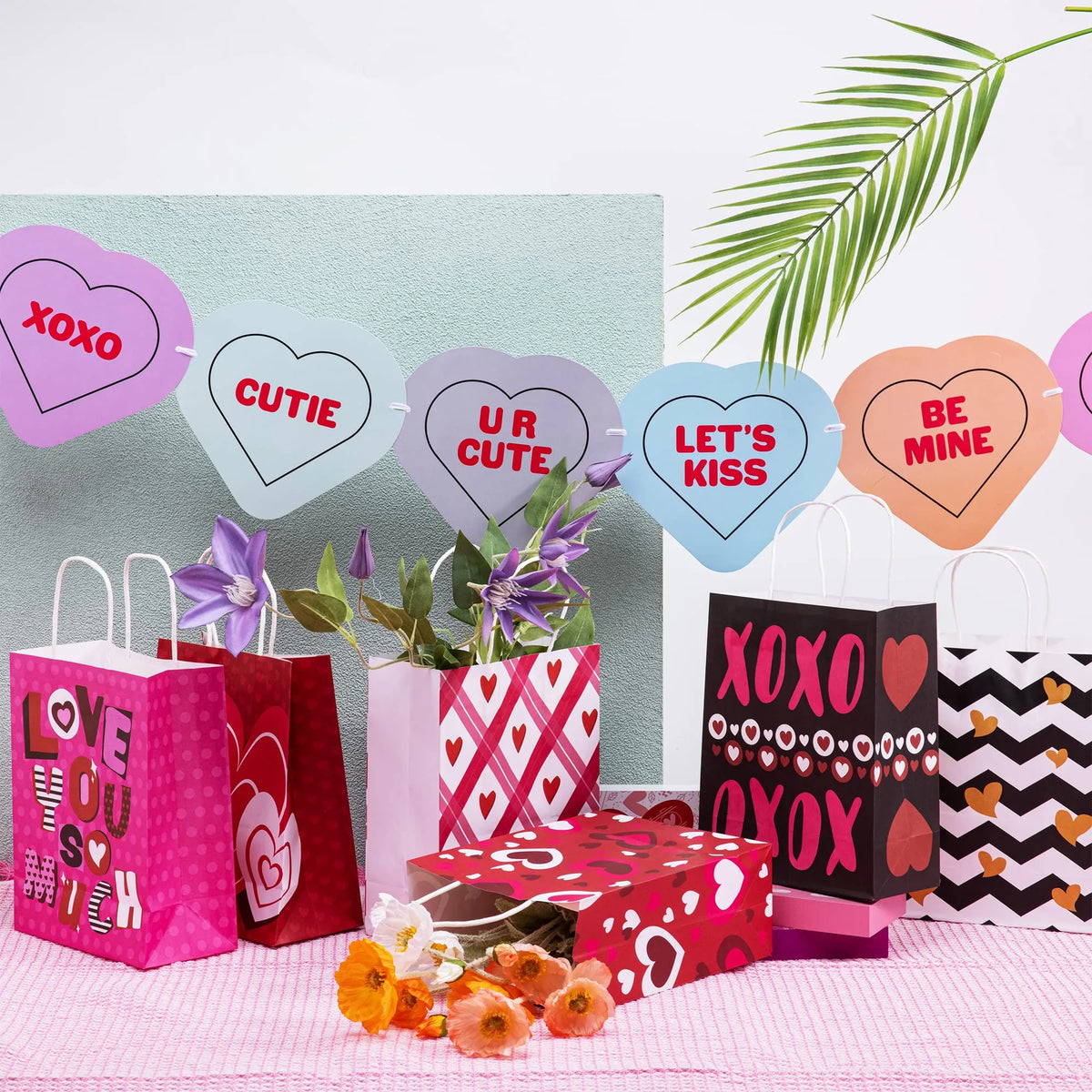 48pcs Valentine s Day Paper Gift Bags with Handle